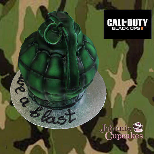 Giant Cupcake Call Of Duty - Johnnie Cupcakes