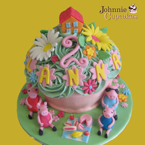 Giant Cupcake Peppa Pig 3 - Johnnie Cupcakes