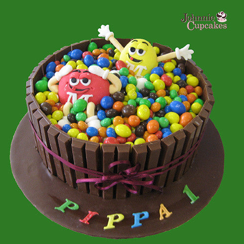 M&Ms Cake - Johnnie Cupcakes