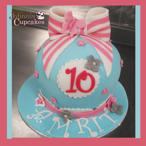 Giant Cupcake with Bow - Johnnie Cupcakes