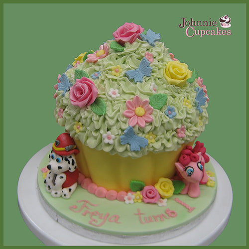 Flowers Cake - Johnnie Cupcakes