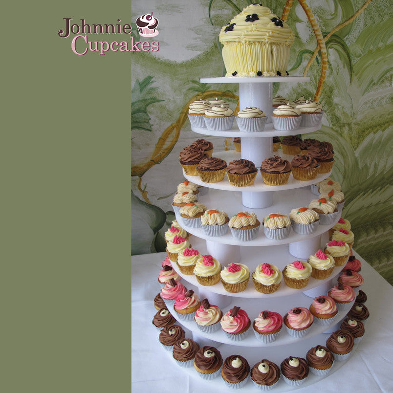 Wedding cupcakes and cakes - Johnnie Cupcakes